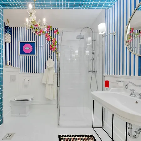 Appartement Diverso By Kot Sen Rare Hand-painted