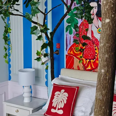 Appartement Diverso By Kot Sen Rare Hand-painted