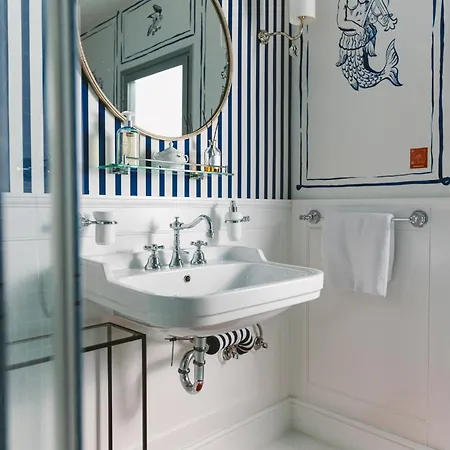 Appartement Diverso By Kot Sen Rare Hand-painted Ljubljana