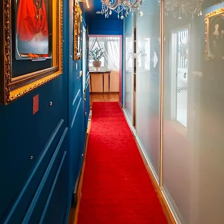 Apartman Diverso By Kot Sen Rare Hand-painted Ljubljana