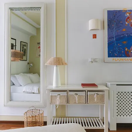 Apartman Diverso By Kot Sen Rare Hand-painted